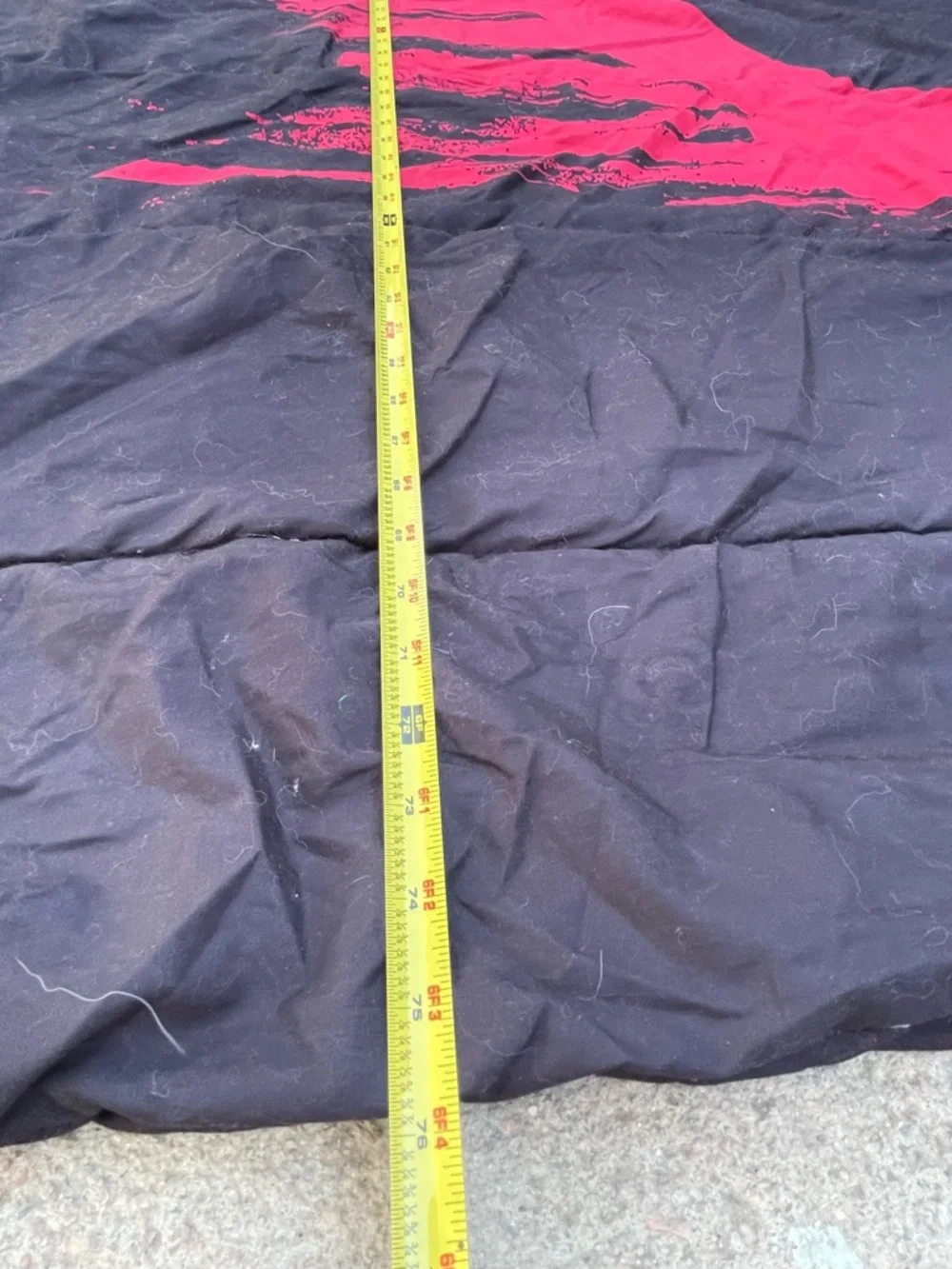 76”x82” (Queen Sized) Dead Pool Comforter Good Condition Marvel